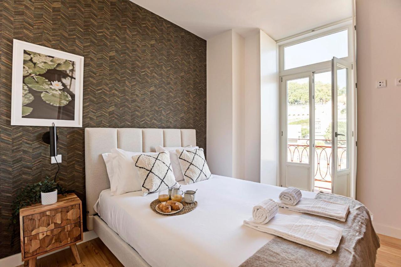 Stunning Duplex Near River By Lovelystay Apartament